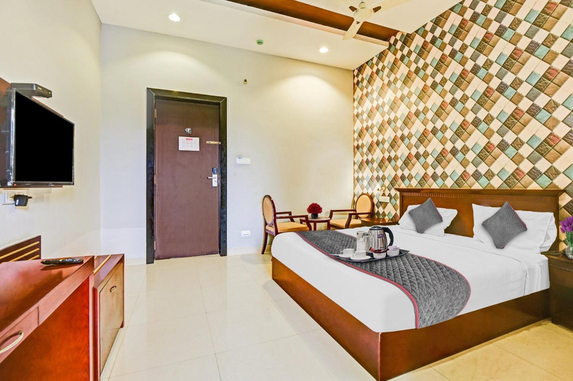Collection O Oth Sri7 Inn Anantapur Exterior foto